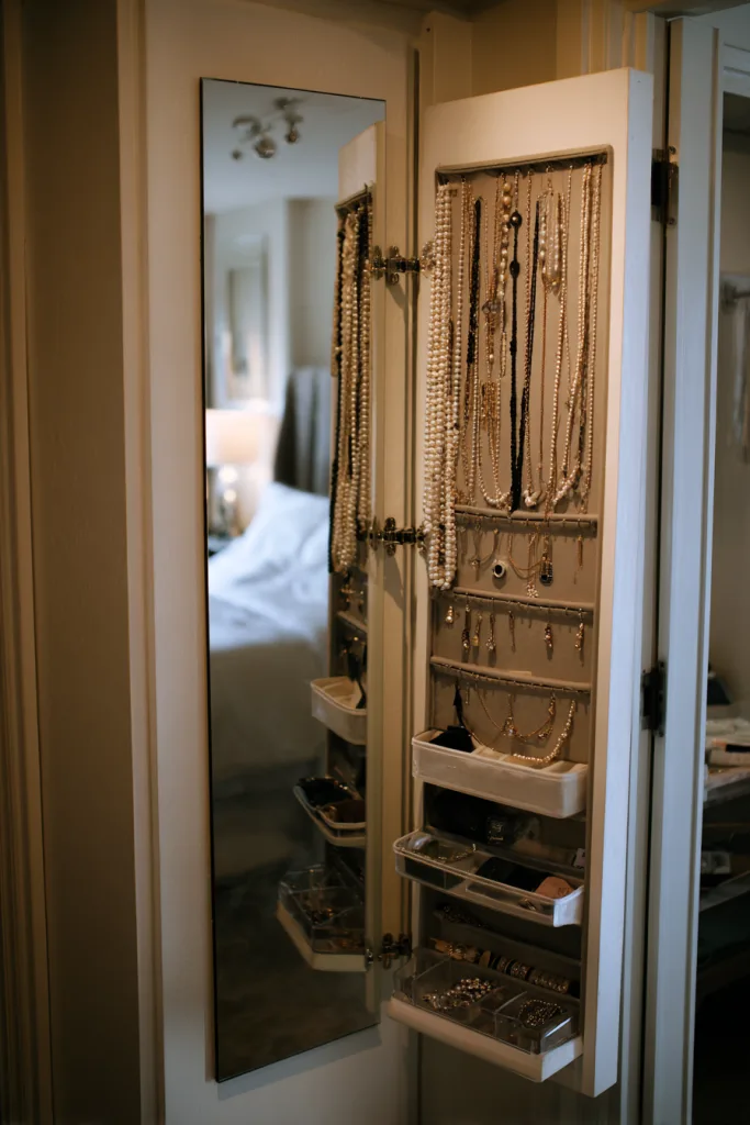 small walk-in closet organization