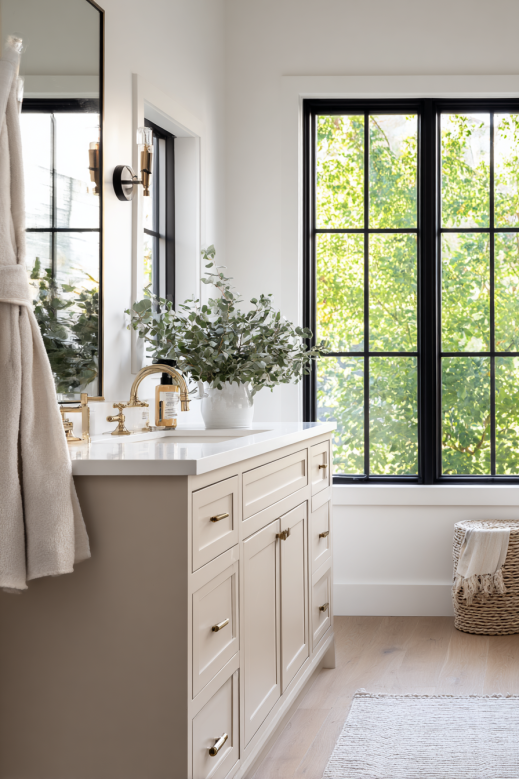 modern farmhouse bathroom