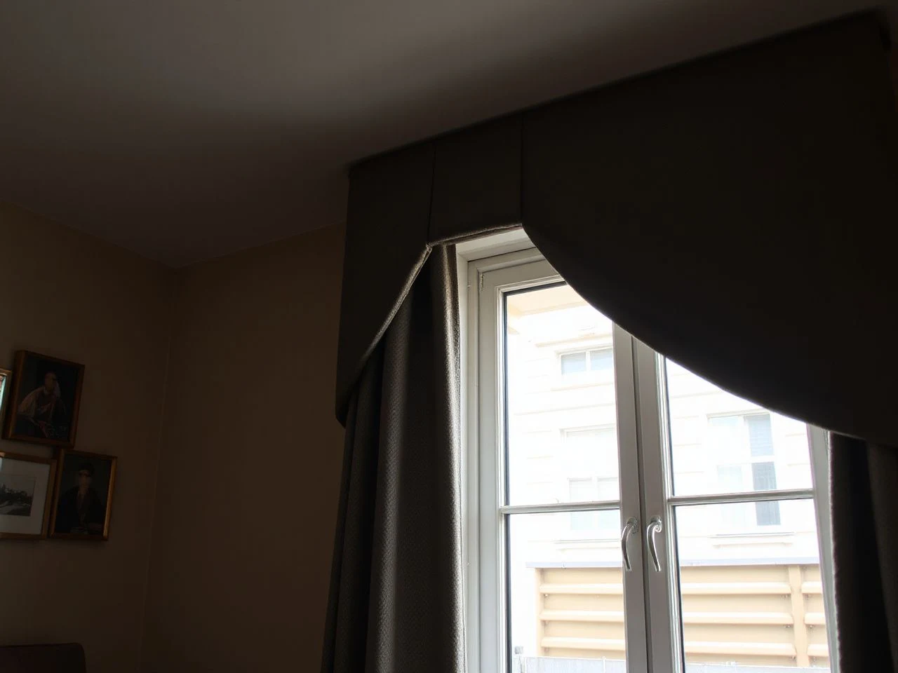 bay window curtains and blinds - detailed view